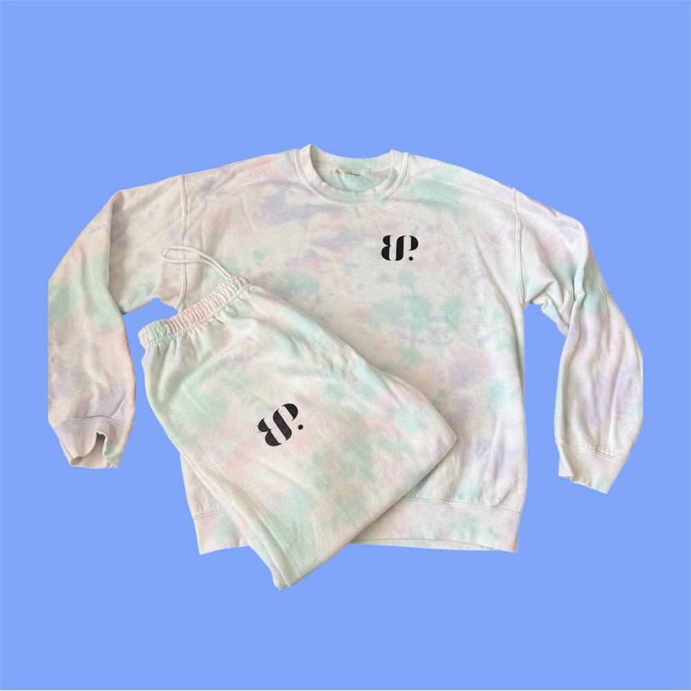 Bomb Party Tie-Dye Sweatshirt and Joggers Set size L